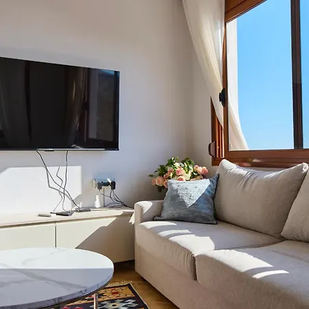 Authentic Seaview In Village Villa