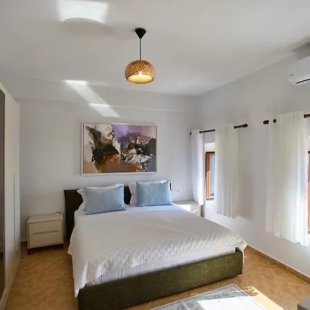Villa Authentic Seaview In Village