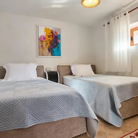 Authentic Seaview In Village