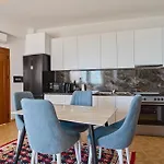 Authentic Seaview In Village
