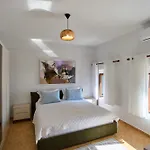 Villa Authentic Seaview In Village