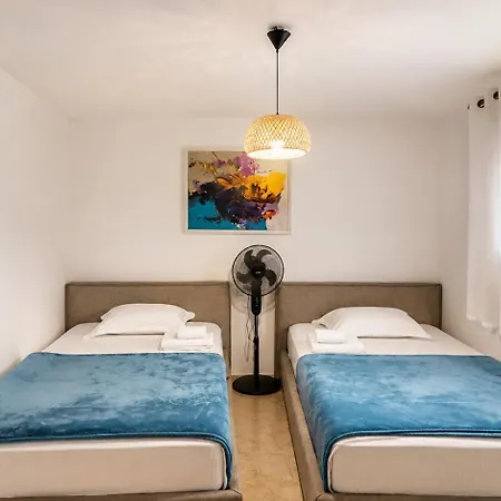 Villa Authentic Seaview In Village