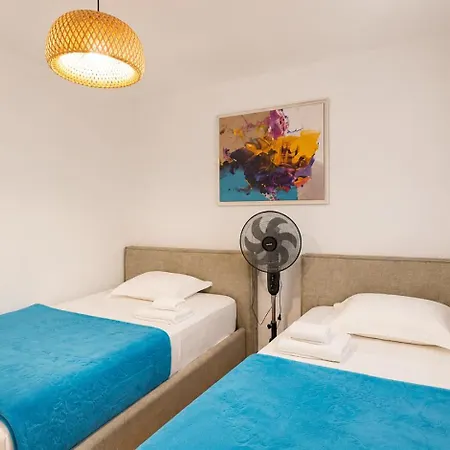 Authentic Seaview In Village *