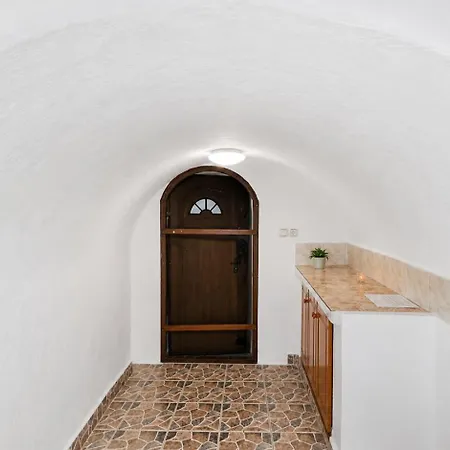 Authentic Seaview In Village *