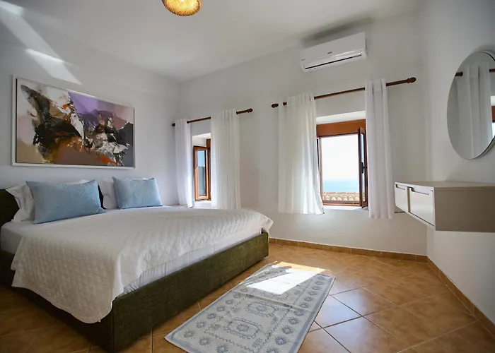 Willa Authentic Seaview In Village