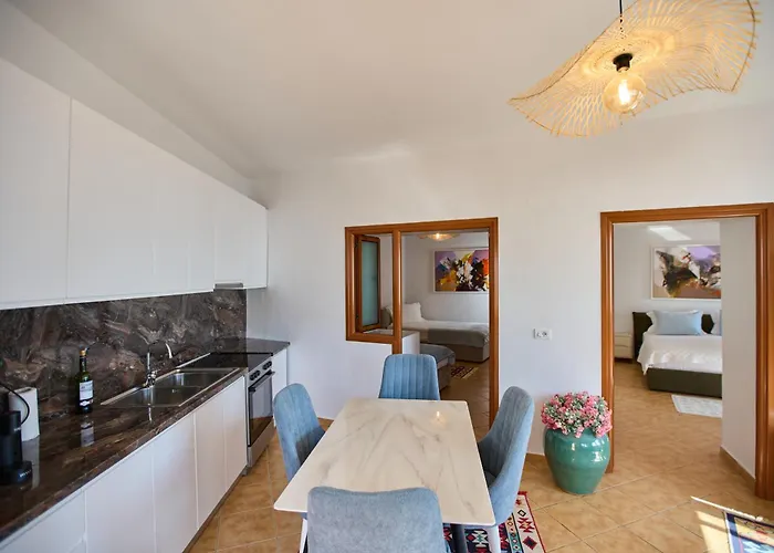 Authentic Seaview In Village *