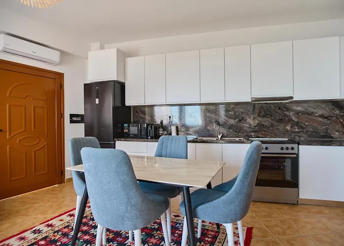 Authentic Seaview In Village