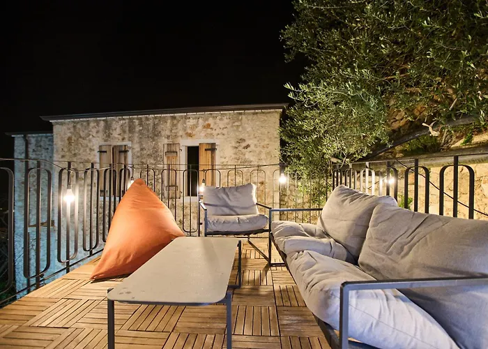 Authentic Seaview In Village