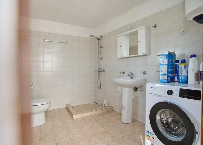 Authentic Seaview In Village Willa