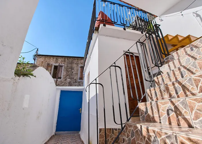 Authentic Seaview In Village *