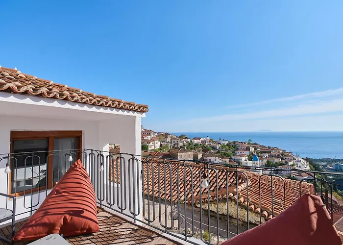 Authentic Seaview In Village Willa *