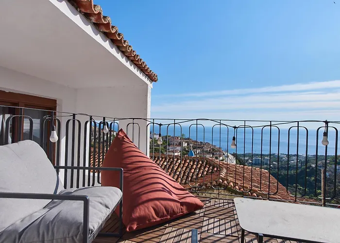 Authentic Seaview In Village Willa *