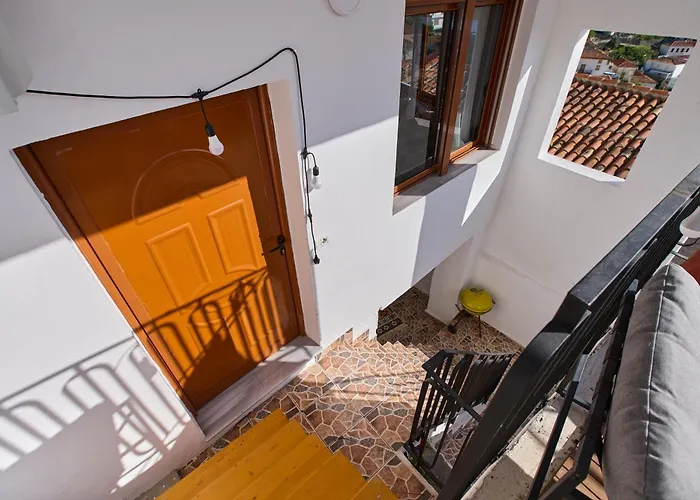 Authentic Seaview In Village