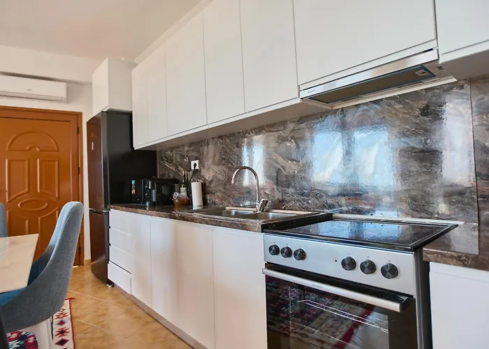 Authentic Seaview In Village *