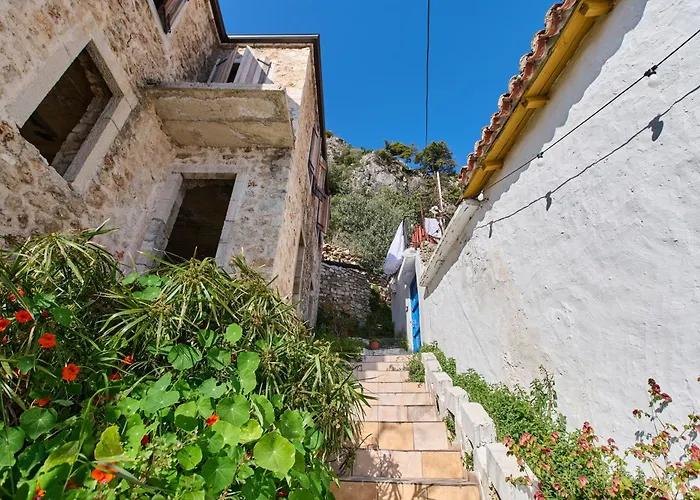 Authentic Seaview In Village *